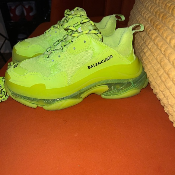 Balenciaga Triple S Trainers - Picture 4 of 6